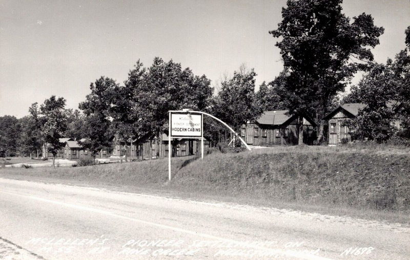 Pine Creek Lodge (McLellans Pioneer Settlement) - Vintage Postcard